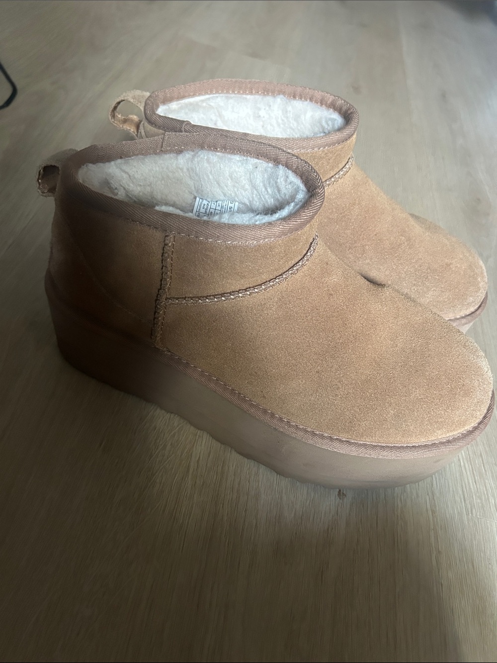 UGG ultra mini platform boots 9